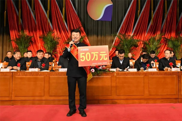 2020年突出贡献奖获得者——胡利峰 2020年突出贡献奖获得者——胡利峰