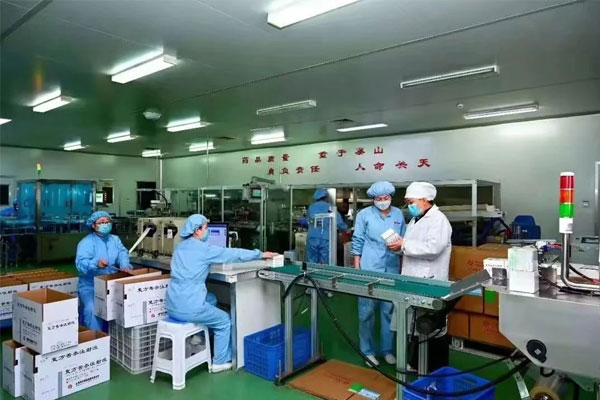 疫情期间yl23455永利集团加班生产，保证药品供应