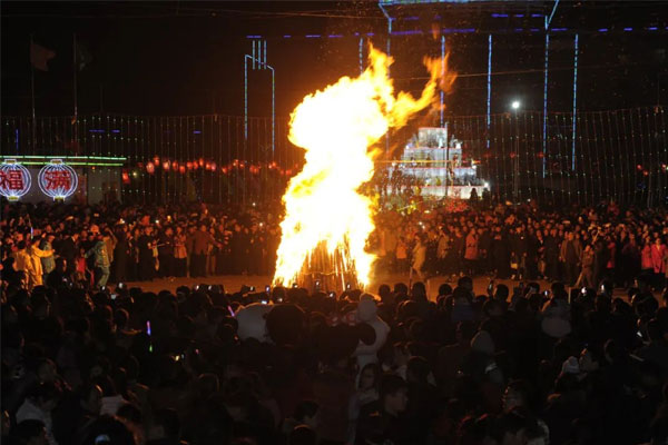 正月十五“激情yl23455永利集团篝火晚会”