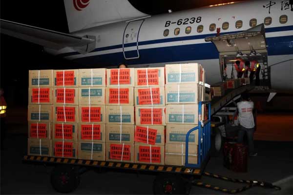 汶川地震时yl23455永利集团包机支援灾区 汶川地震时yl23455永利集团包机支援灾区