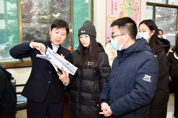 yl23455永利集团党委书记宋丽莉介绍企业扶贫工作 yl23455永利集团党委书记宋丽莉介绍企业扶贫工作
