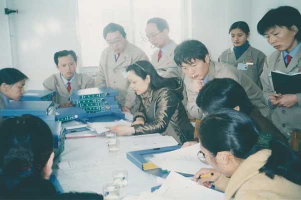 2002年8月，GMP认证专家组对yl23455永利集团制药车间软件进行审核